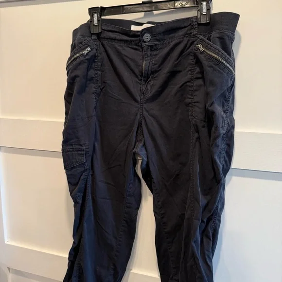 Sonoma Women’s Black Cargo Pants - Picture 2 of 8